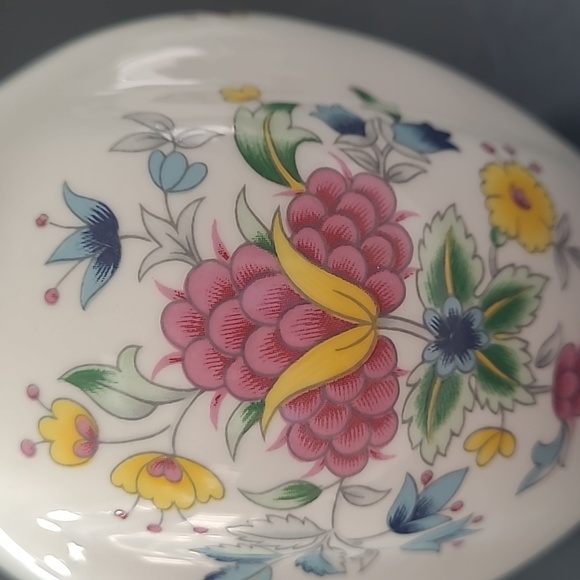 Queens Fine Bone China Vase - Picture 5 of 11